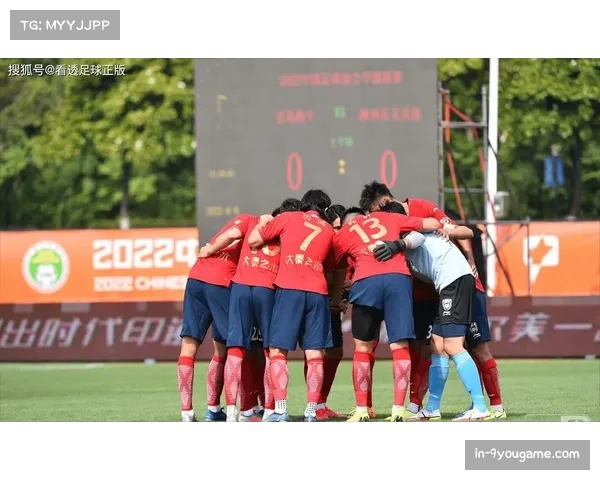 中卫搭档后腰战术被多队采用 提升后场出球稳定性 中卫搭档后腰战术被多队采用 提升后场出球稳定性